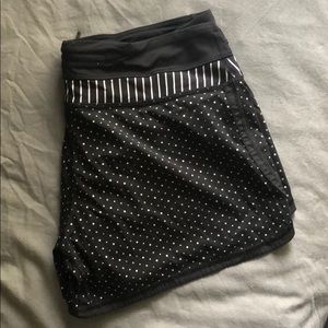 Lululemon Speed Short long 4” polka dot black RARE